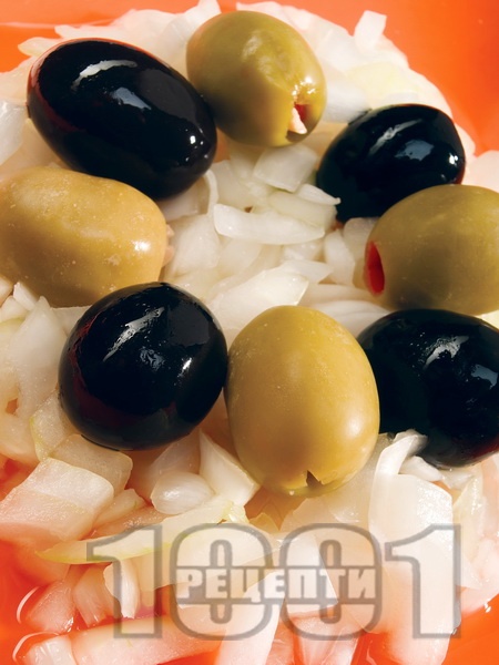 Гръцка лучена салата с мед - снимка на рецептата